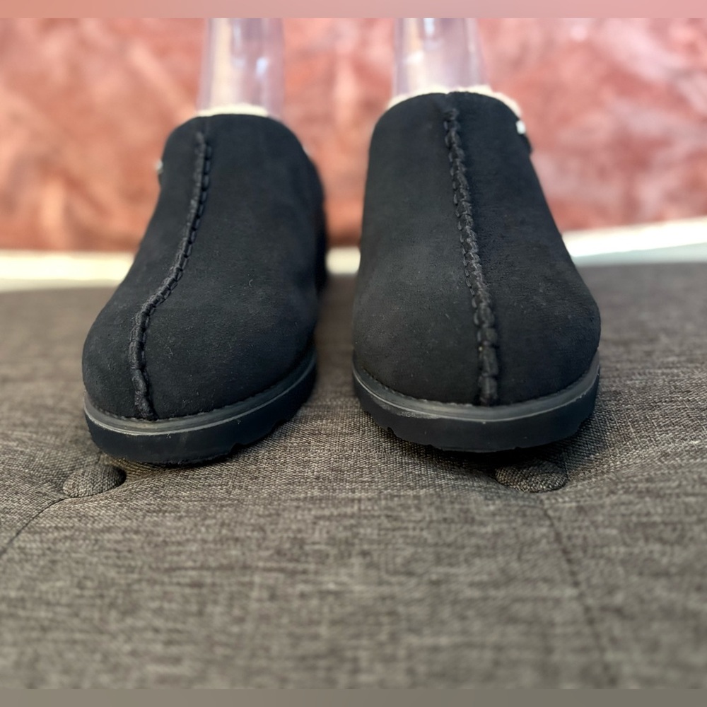 BEARPAW Emily Suede Clog w/Rain & Stain Repellent Navy - Picture 5 of 8